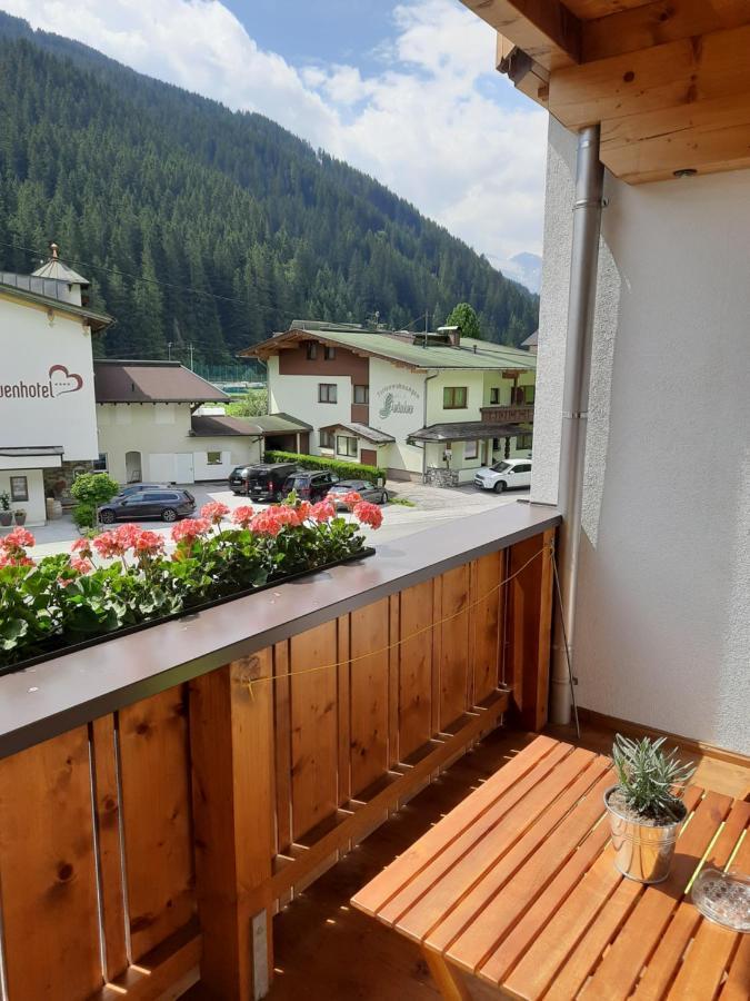 Grünwaldhof Bed & Breakfast Tux Dış mekan fotoğraf