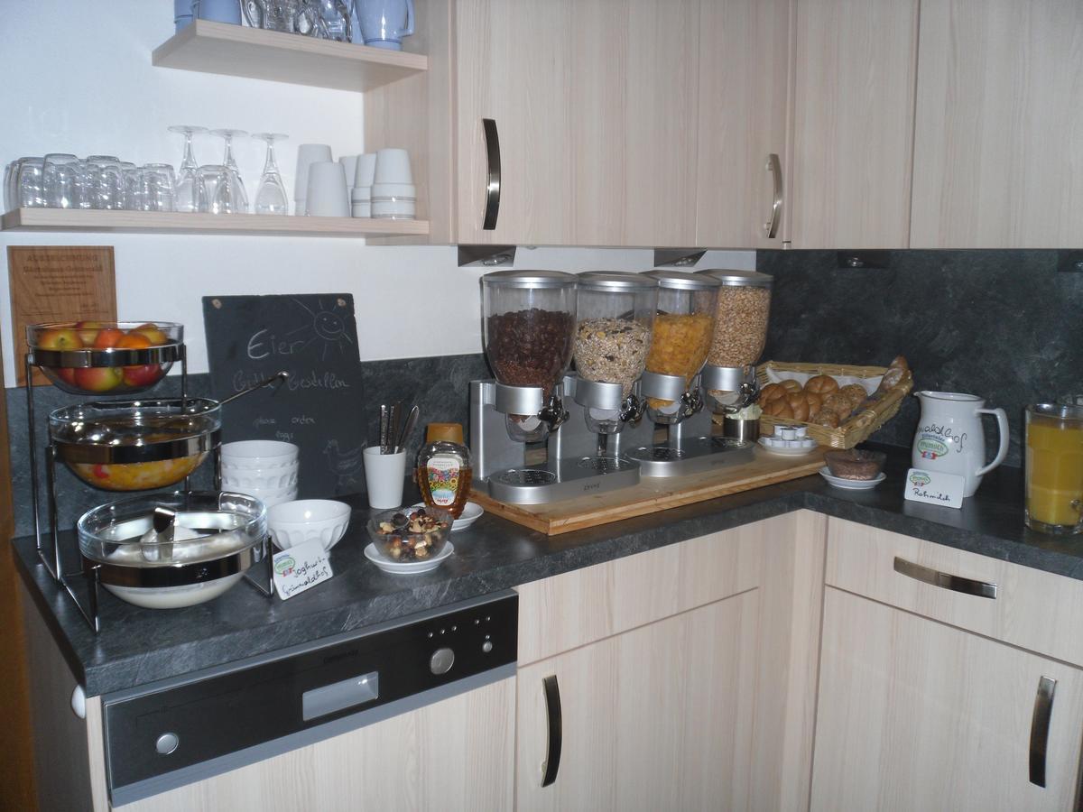 Grünwaldhof Bed & Breakfast Tux Dış mekan fotoğraf