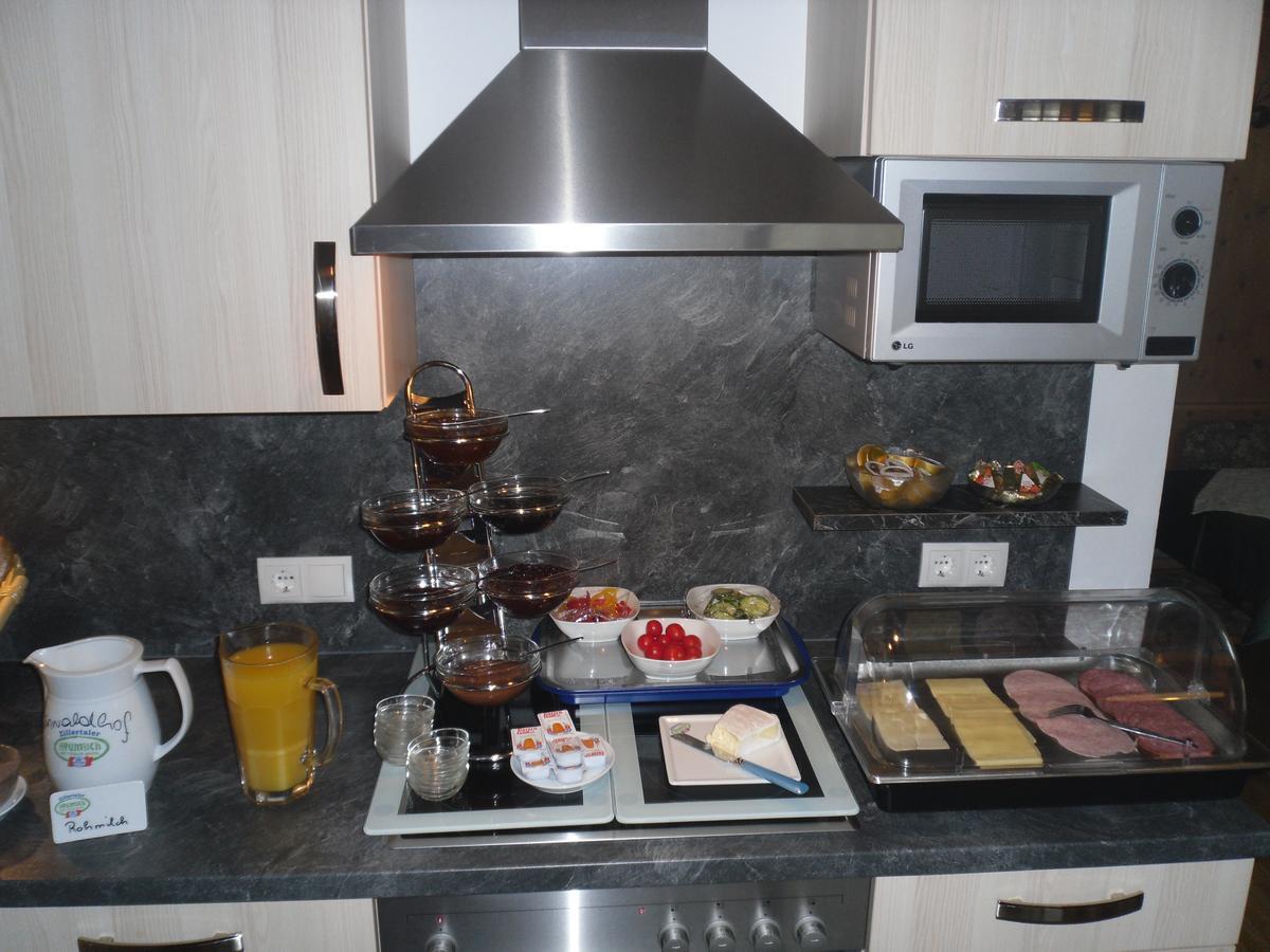 Grünwaldhof Bed & Breakfast Tux Dış mekan fotoğraf